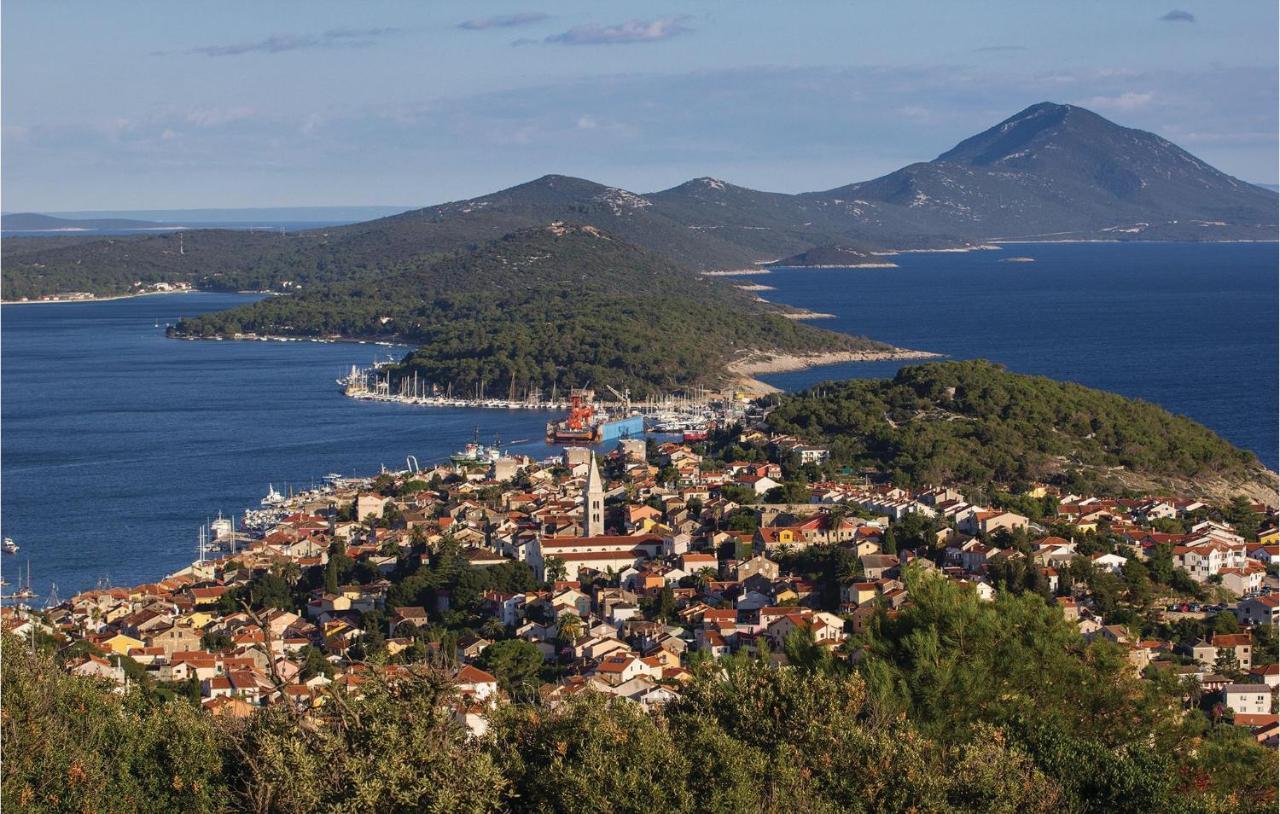 Lovely Apartment In Mali Losinj With Kitchen Exteriör bild