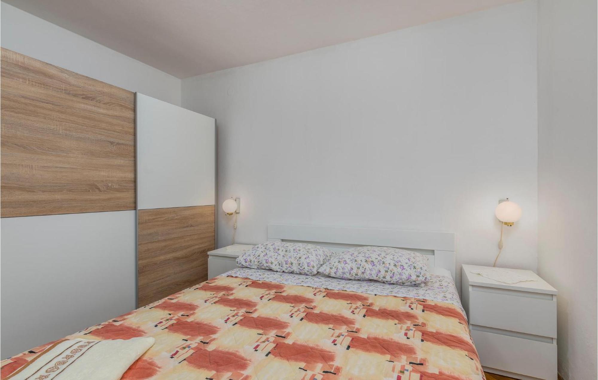 Lovely Apartment In Mali Losinj With Kitchen Exteriör bild