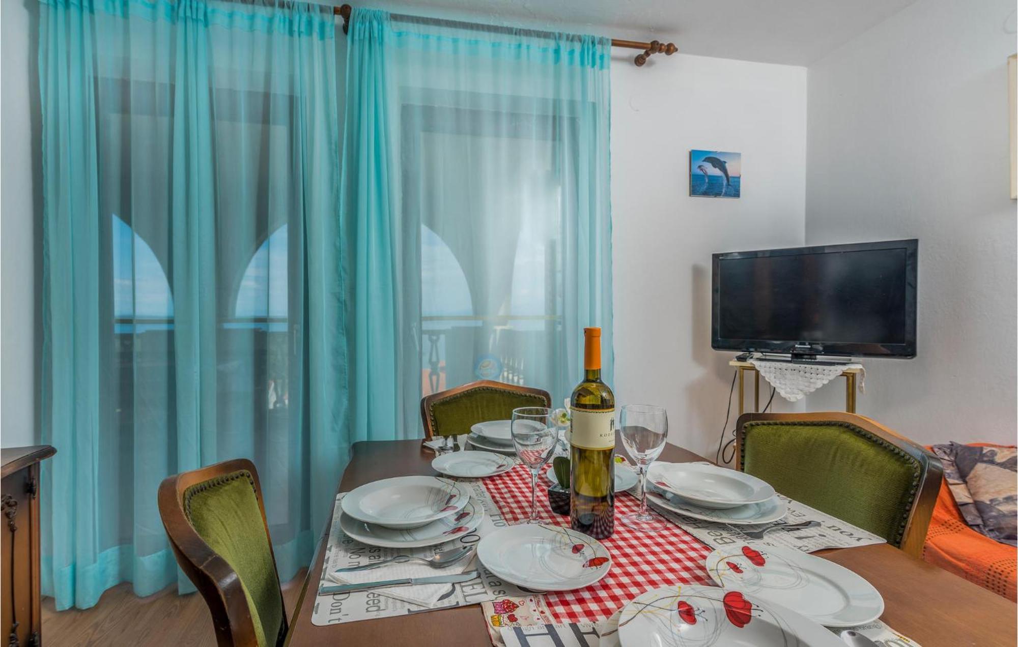 Lovely Apartment In Mali Losinj With Kitchen Exteriör bild