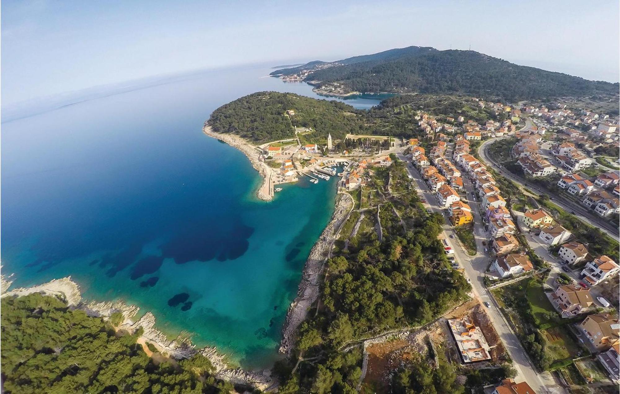 Lovely Apartment In Mali Losinj With Kitchen Exteriör bild