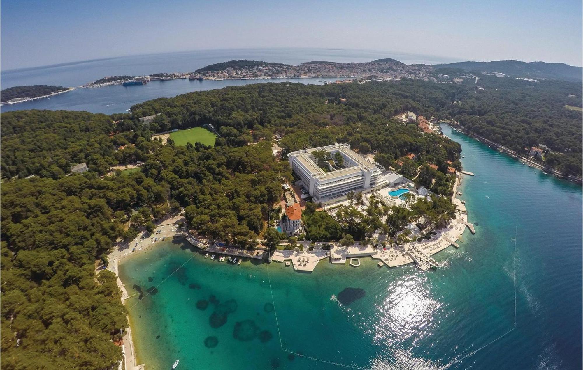 Lovely Apartment In Mali Losinj With Kitchen Exteriör bild